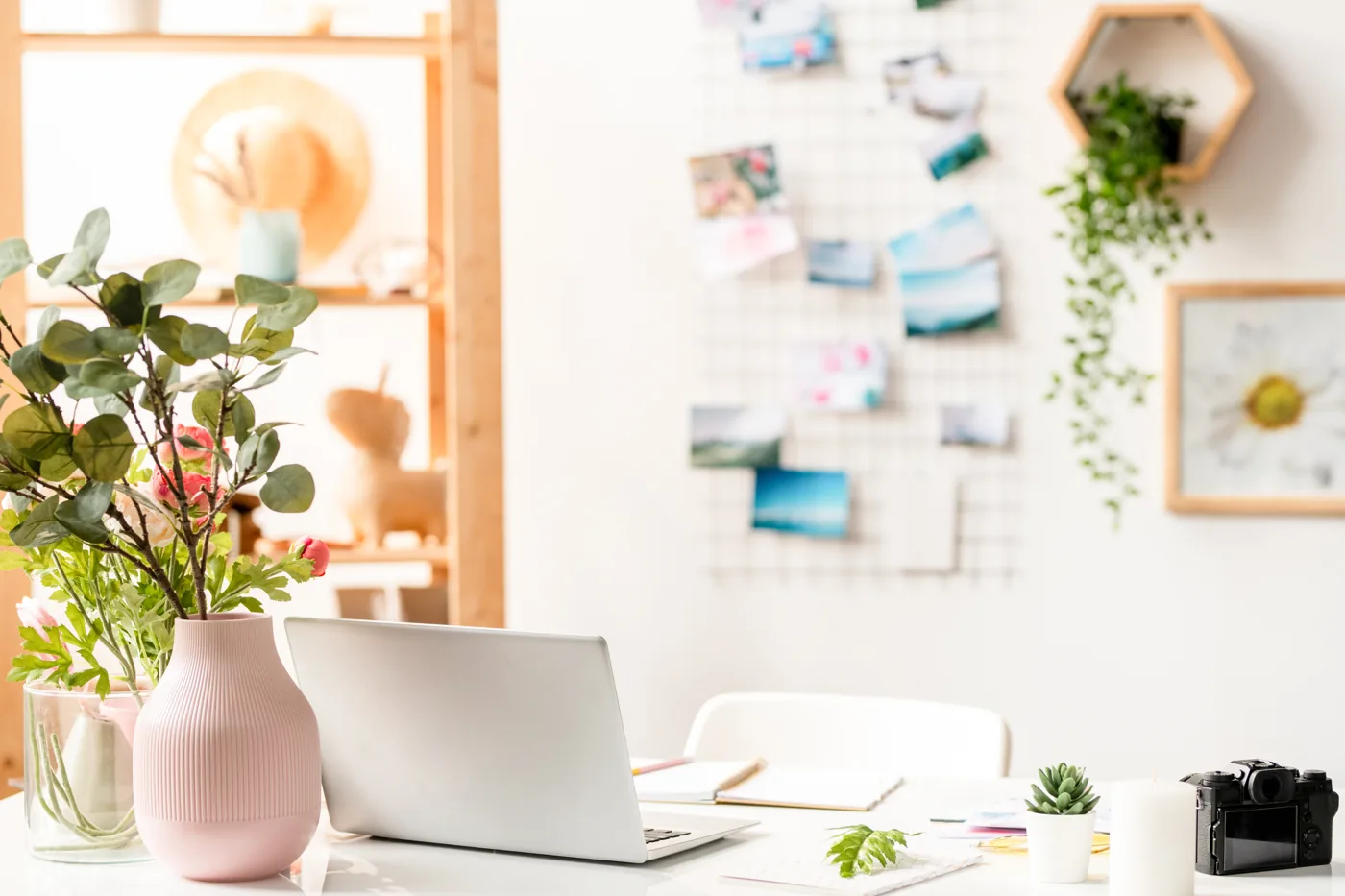 Atelier lumineux et bureau indépendant
